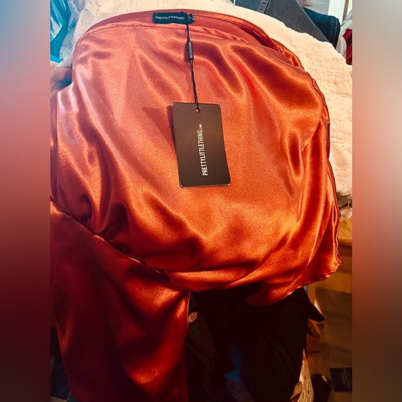 PrettyLittleThing, NWT Shiny and Curvy Dress, Size Small - Picture 12 of 13